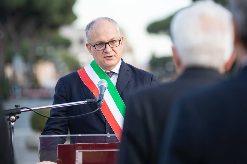 Sergio Mattarella all'Altare della Patria