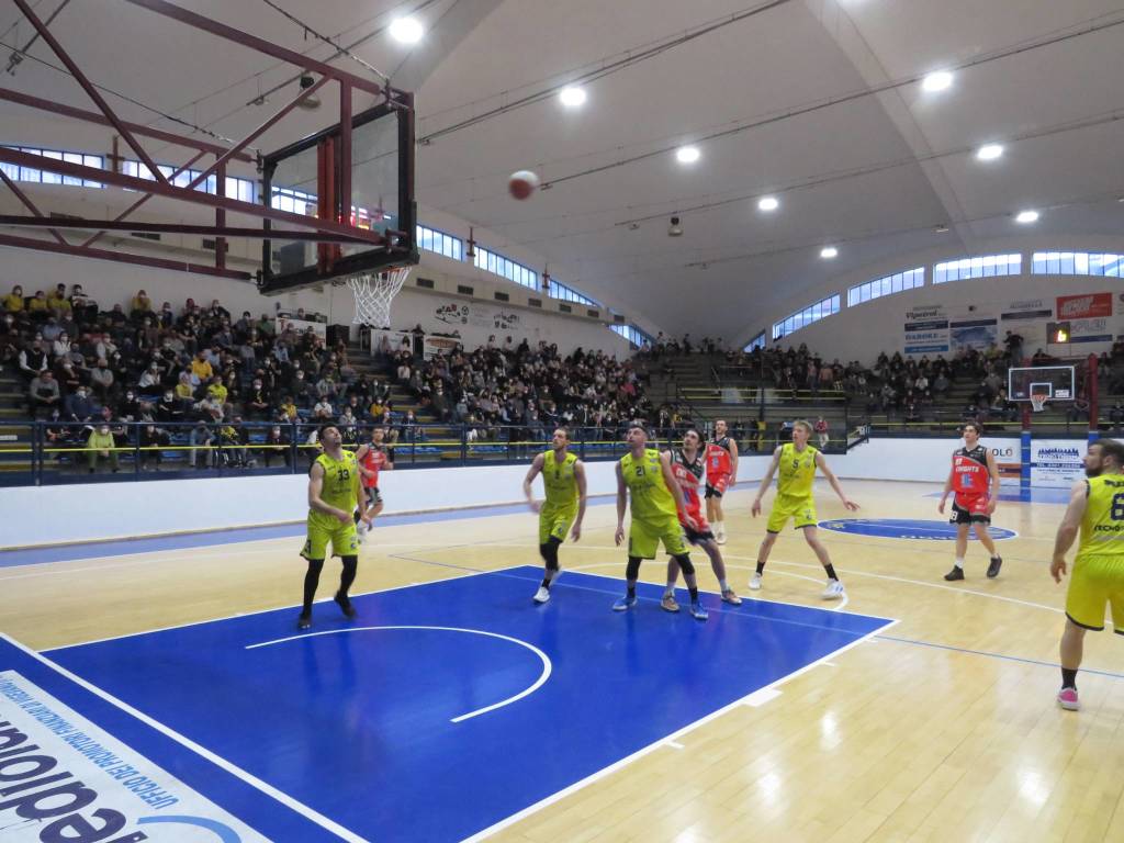 Basket - Vigevano contro Legnano 