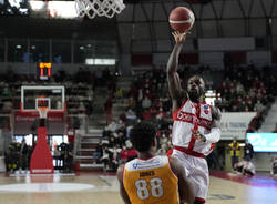 Openjobmetis Varese - Carpegna Prosciutto Pesaro 76-87