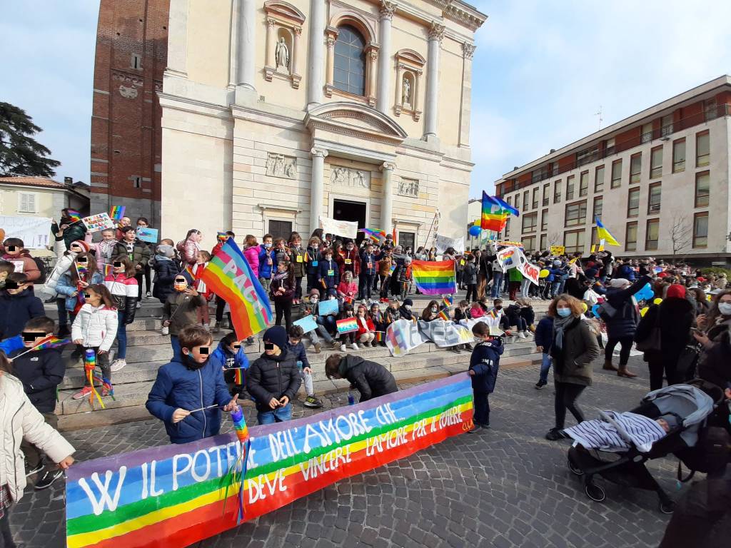 Corteo per la pace a Gallarate 