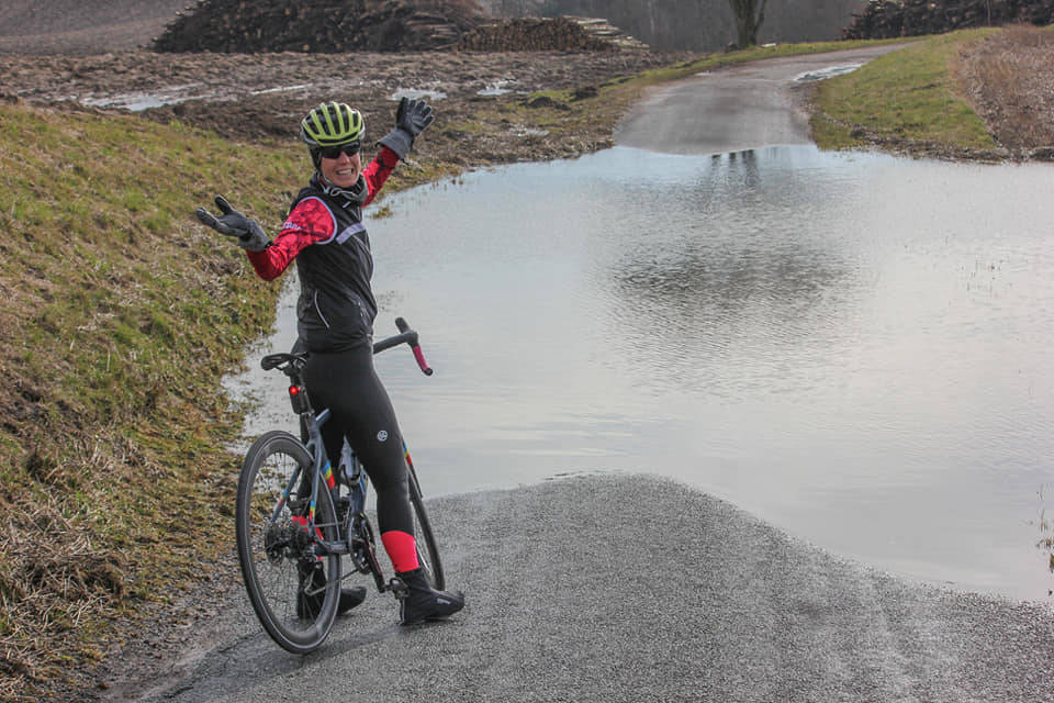 In bici da Stoccolma a Milano, Paola Gianotti fa tappa a Saronno