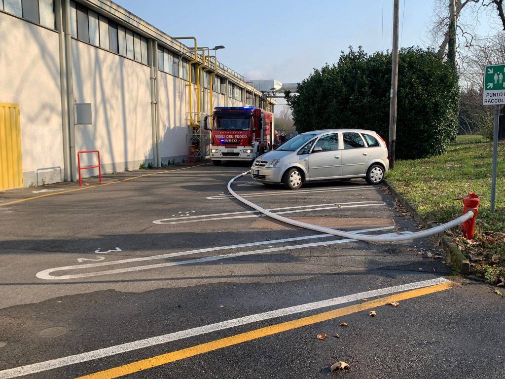 Incendio in una azienda di Gallarate