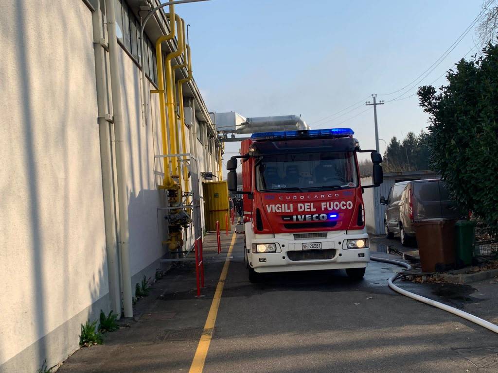 Incendio in una azienda di Gallarate