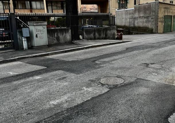 Le buche in via sant'Imerio a Varese