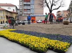 Piazza Biroldi si tinge dei colori della solidarietà con l'Ucraina