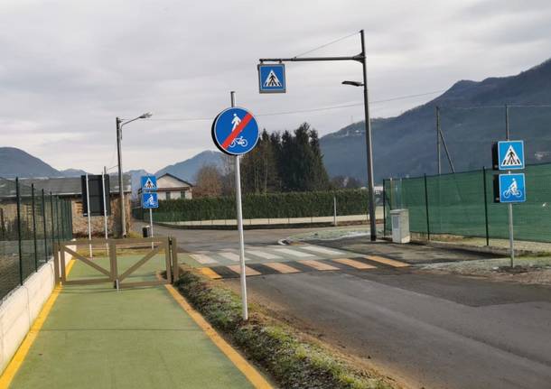 Il tratto iniziale della ciclopedonale della Valceresio, da Porto Ceresio a Besano