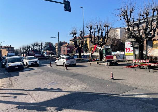 Rotonda di largo Flaiano a Varese: cominciano i lavori in viale Borri