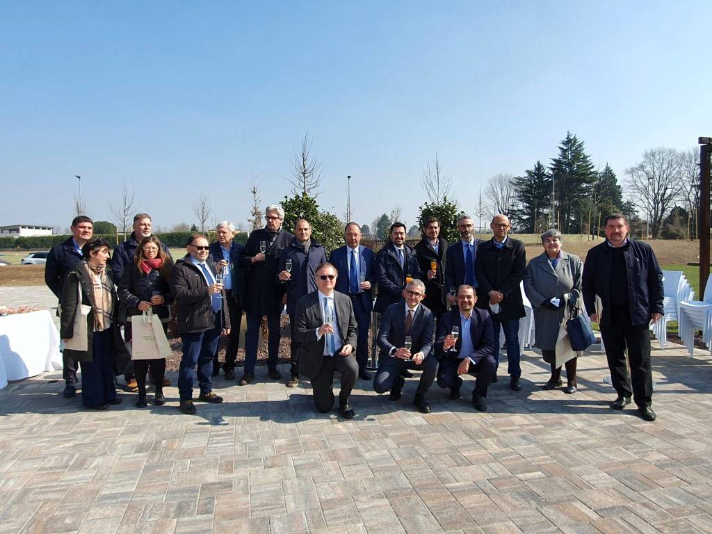 Taglio del nastro per il nuovo impianto per la produzione di biometano a Legnano