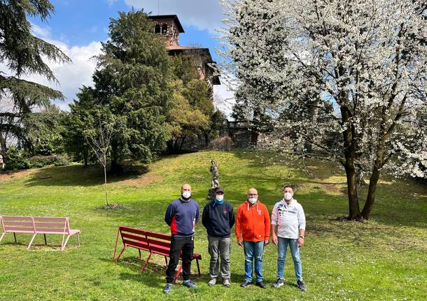 Gli ospiti del centro “Solidarietà e servizi” di Samarate e il loro impegno per il parco di villa Montevecchio