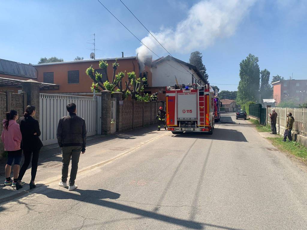 Incendio via Col di Lana Gallarate (28 aprile 2022)