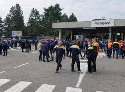 La protesta dei lavoratori alla Whirlpool di Cassinetta