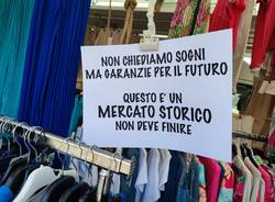 Protesta  al mercato di Sesto Calende