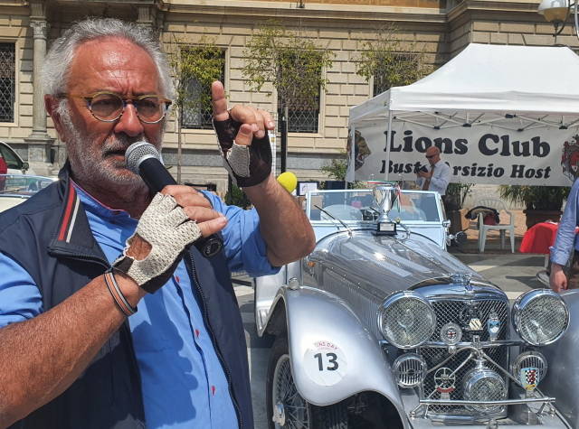 Le auto d\'epoca impegnate nel Lions Day di Busto Arsizio