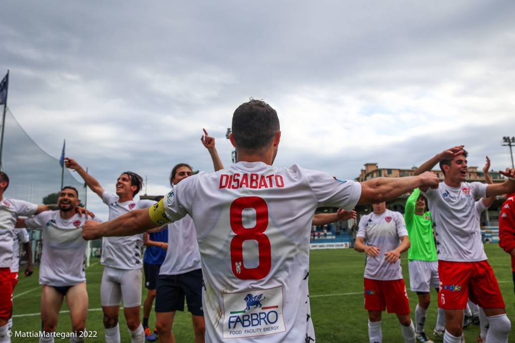 La festa del Città di Varese per la vittoria ai playoff