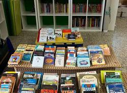 libri donati alla scuola primaria di san fermo