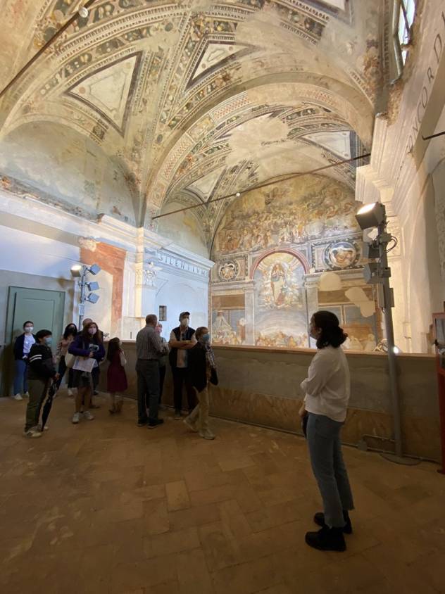 Studenti del Liceo Curie guide turistiche al Monastero di Cairate