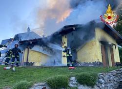 Incendio in una abitazione a Cunardo, l'intervento dei Vigili del Fuoco