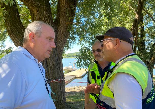 Alla Schiranna controlli sui fondali in vista della balneazione del Lago di Varese