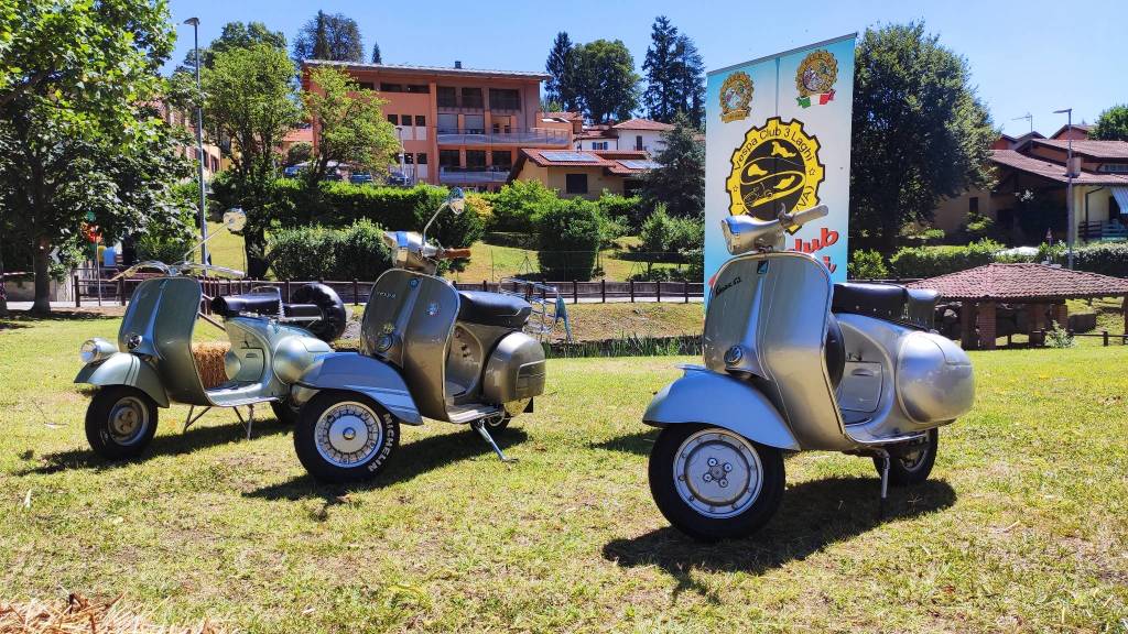 Le Vespe del Trofeo dei laghi a Comabbio