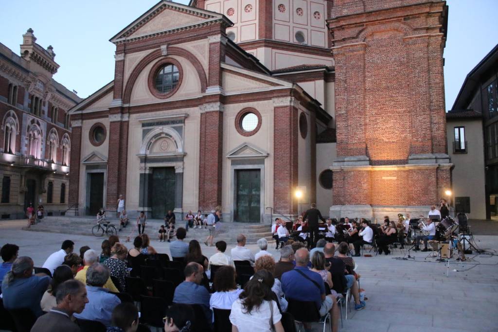 Mercoledì dello shopping a Legnano con la banda di Legnano