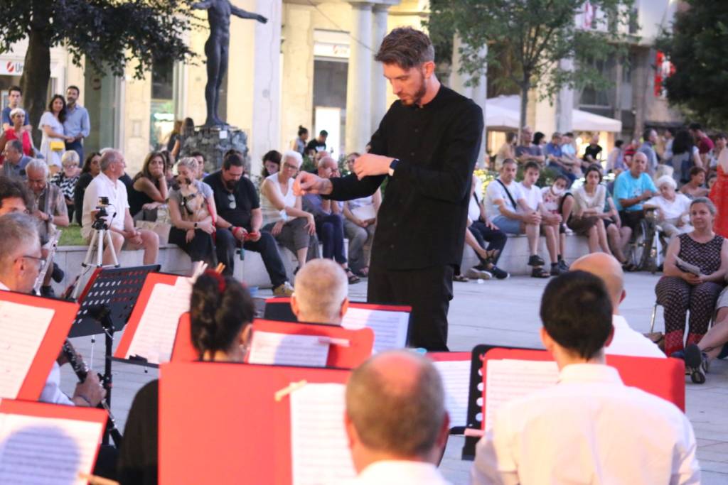 Mercoledì dello shopping a Legnano con la banda di Legnano