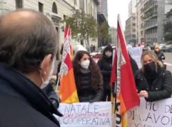 protesta lavoratrici scuola busto arsizio