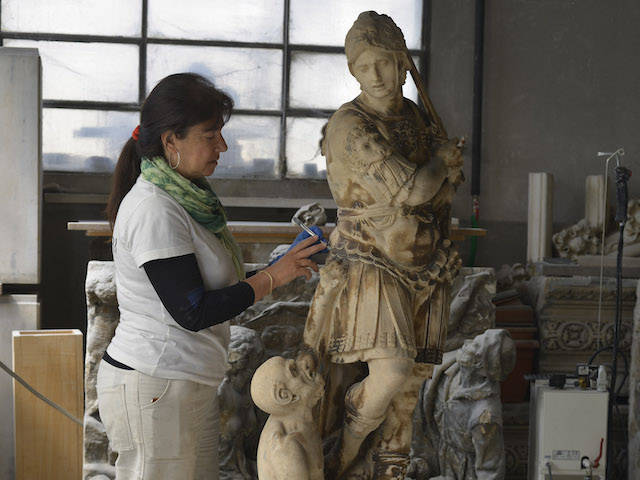 La statua del Duomo di Milano \"adottata\" dalla Techbau di Castelletto Ticino