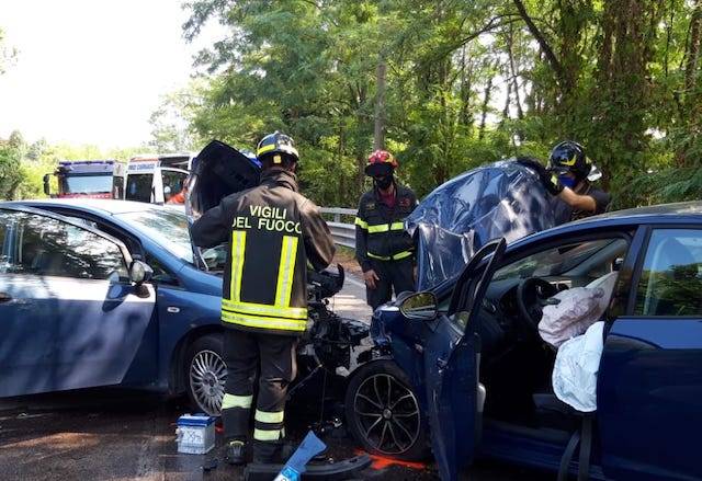 Incidente ad Albizzate, feriti due giovani