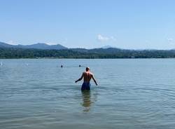 Lago di Varese, festa e primi tuffi alla Schiranna 