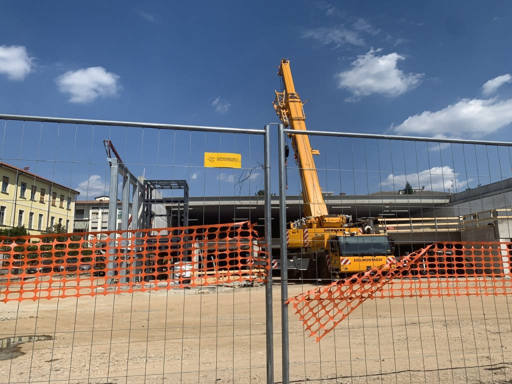 Procedono velocemente i lavori in via Carcano a Varese