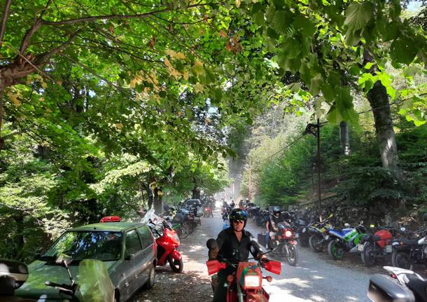 L'arrivo della motoadunata alpina e l'apertura della festa della montagna