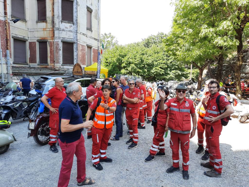 L'arrivo della motoadunata alpina e l'apertura della festa della montagna