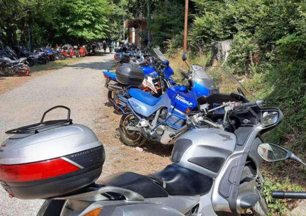 L'arrivo della motoadunata alpina e l'apertura della festa della montagna