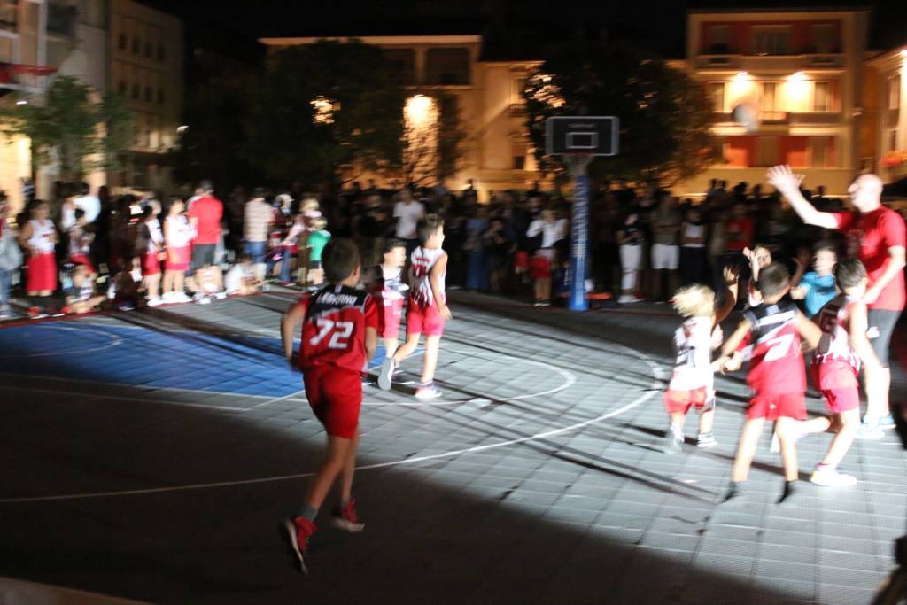 Legnano Basket - presentazione in piazza San Magno a Legnano