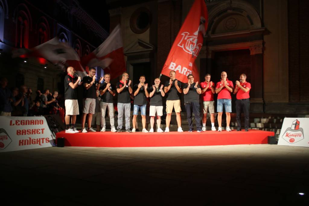 Legnano Basket - presentazione in piazza San Magno a Legnano