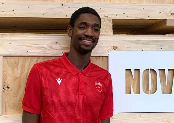 presentazione tariq owens pallacanestro varese