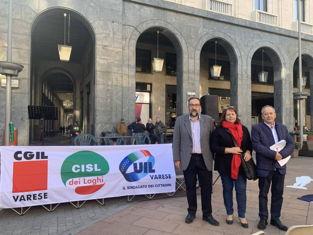 Assemblea in piazza per Cgil, Cisl, Uil