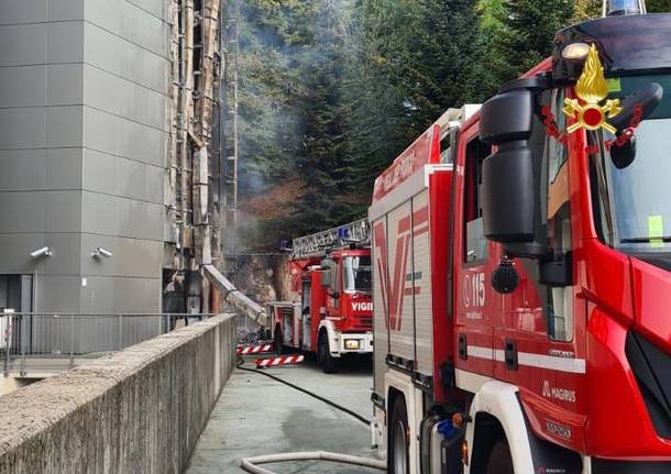 Incendio all' Unahotels di via Albani a Varese