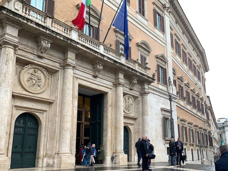 montecitorio roma parlamento politica