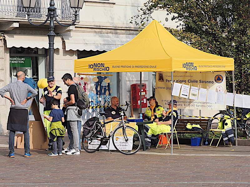 Musica e street party, via Roma a Saronno si trasforma per una domenica