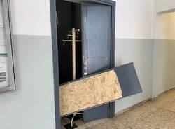 Vandalismi stazione Gazzada Schianno