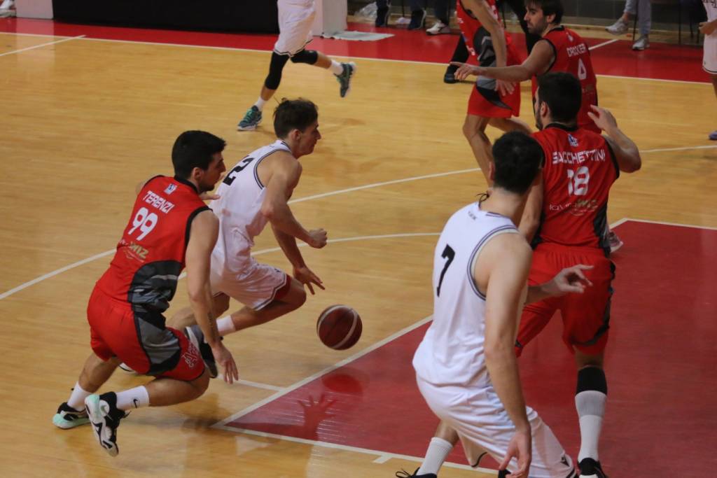 Basket Legnano contro Varese Campus