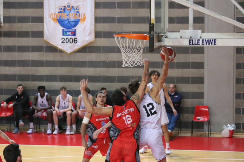 Basket Legnano contro Varese Campus