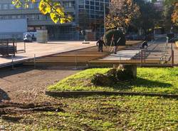 Installazione pista del ghiaccio a Legnano