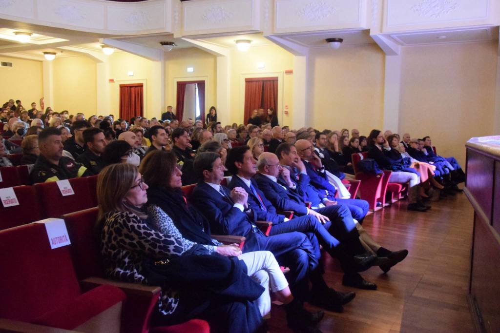 La cerimonia di assegnazione delle borse di studio promossa dalla Fondazione Famiglia Legnanese