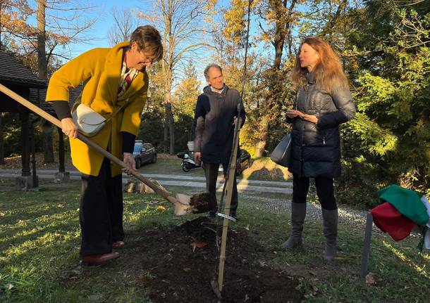 Premio Furia: Piantato il melo antico intitolato alla divulgatrice Barbara Gallavotti