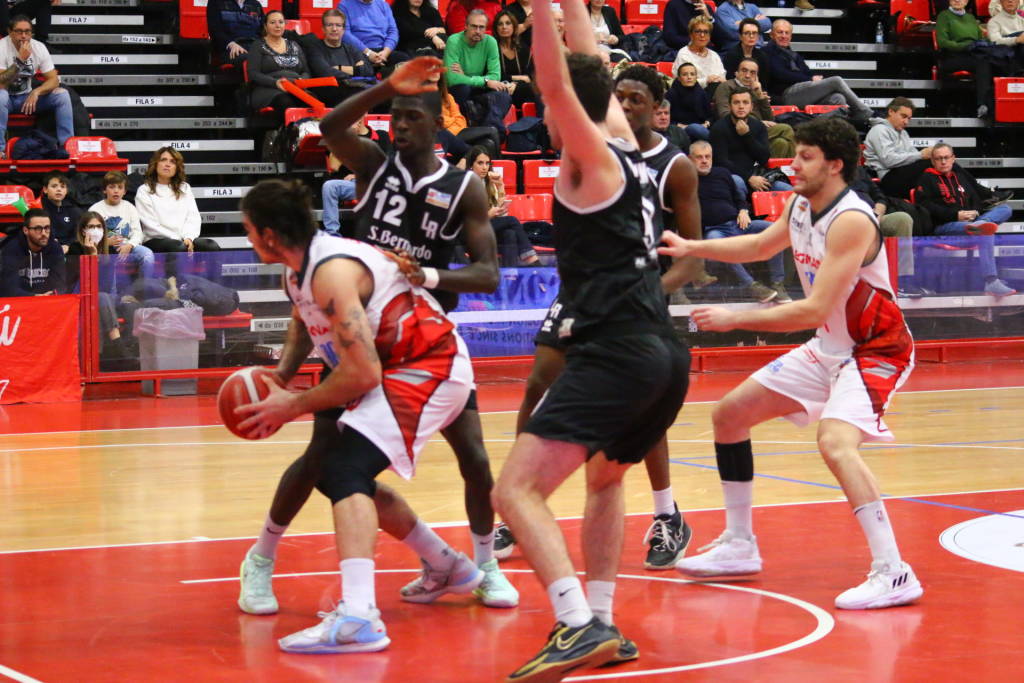 Basket, la sfida tra Legnano e Alba 