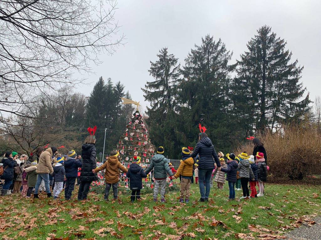 Il Natale nella scuola dell'Infanzia Dalla Chiesa di varese