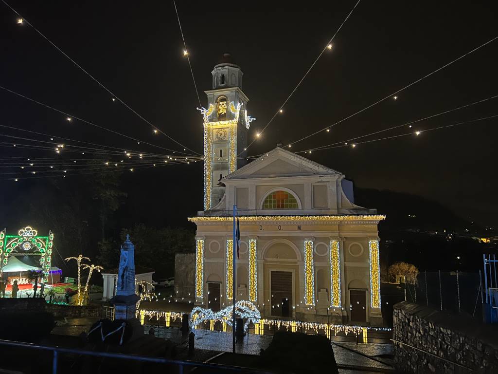 L’inaugurazione delle Lucine di Natale di Leggiuno 