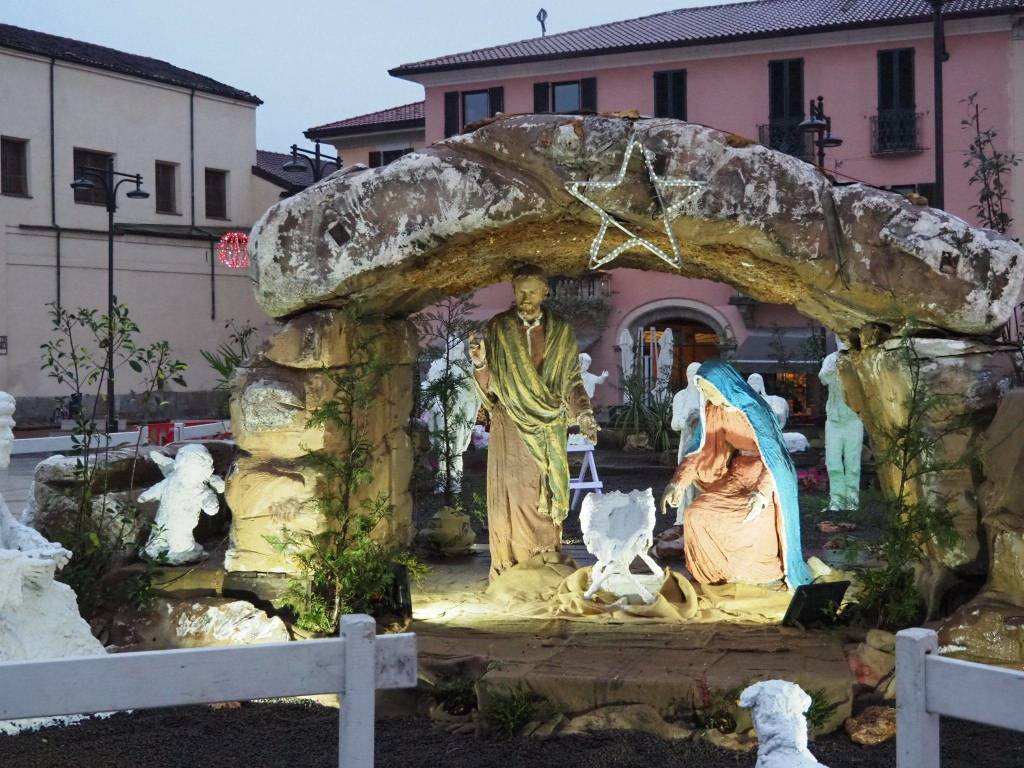 presepe volontari croce rossa busto arsizio